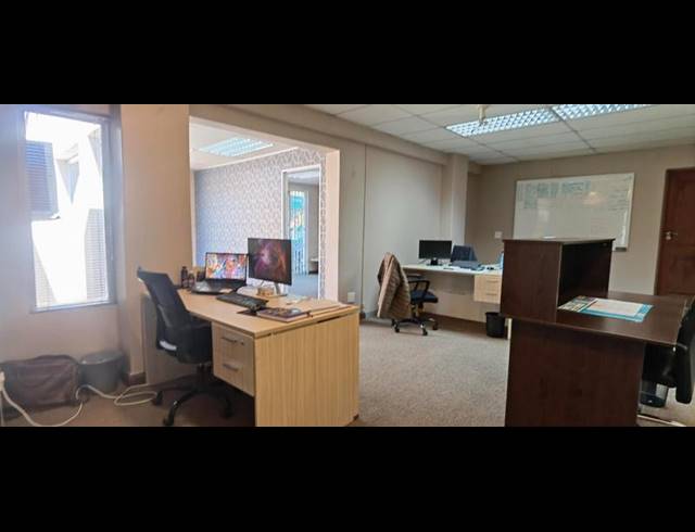 BUSINESS PROPERTY TO RENT IN LYNNWOOD GLEN
